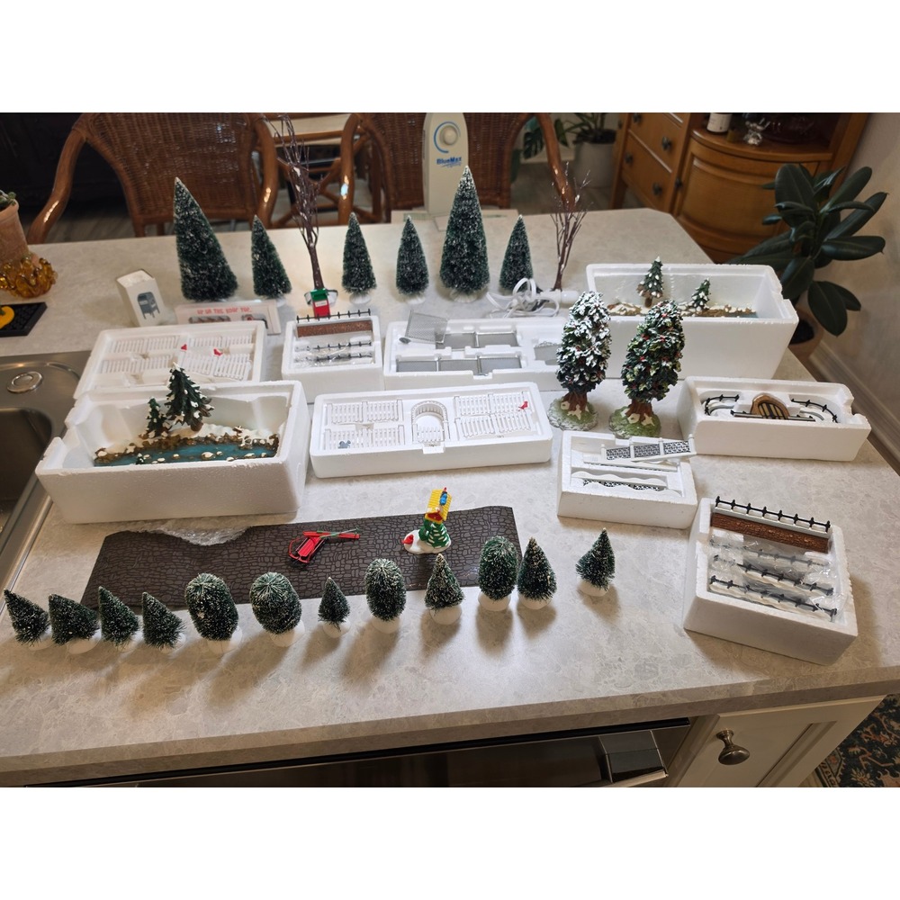 Department 56 Snow Village Accessories Lot Trees Fences Mill Creek Road fence